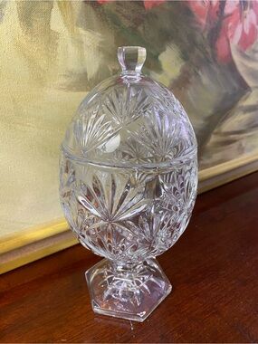 Vintage Crystal Egg Candy Dish
It GLOWS.